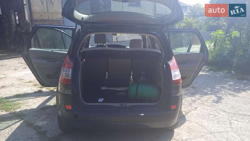 Мінівен Renault Scenic 2006 в Чернівцях