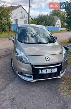 Минивэн Renault Scenic 2012 в 