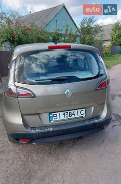 Минивэн Renault Scenic 2012 в 
