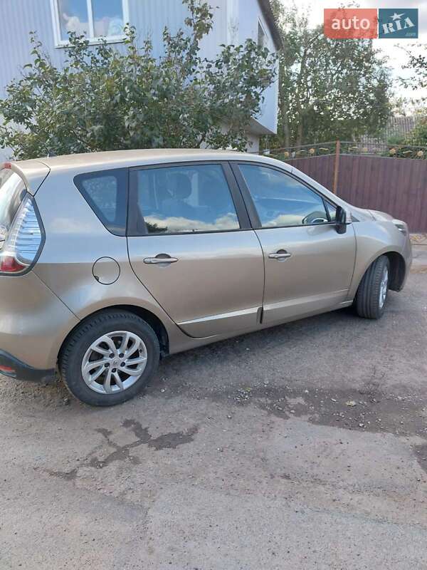 Мінівен Renault Scenic 2012 в Пирятині