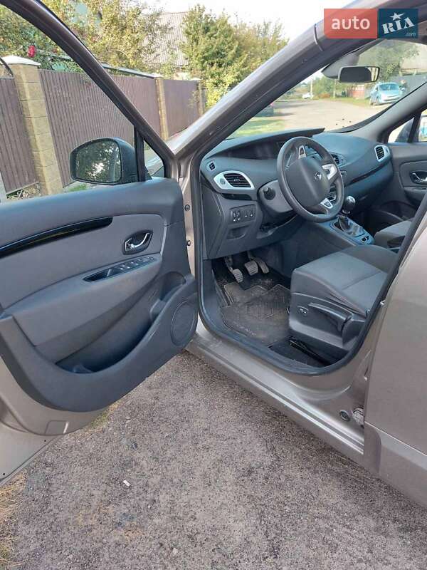 Мінівен Renault Scenic 2012 в Пирятині