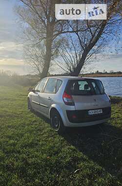 Минивэн Renault Scenic 2005 в 