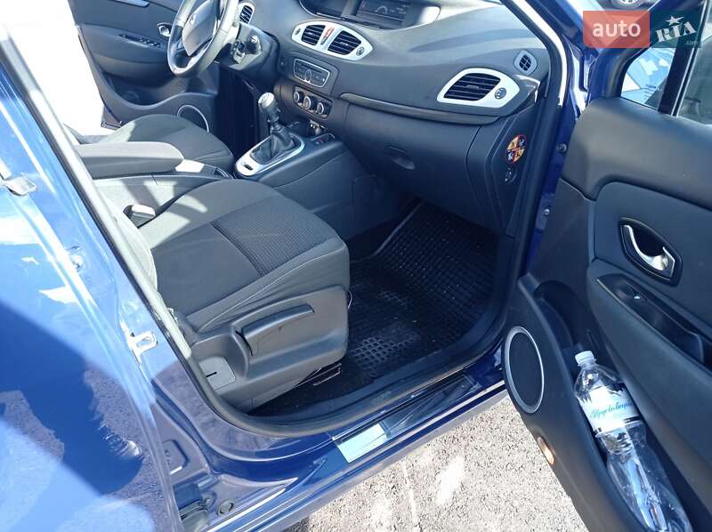 Минивэн Renault Scenic 2010 в Ровно