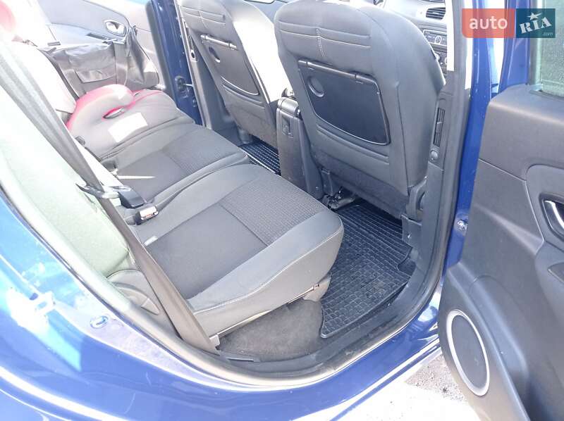 Минивэн Renault Scenic 2010 в Ровно