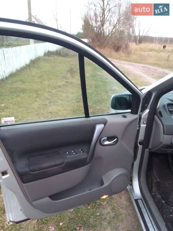 Минивэн Renault Scenic 2006 в Луцке