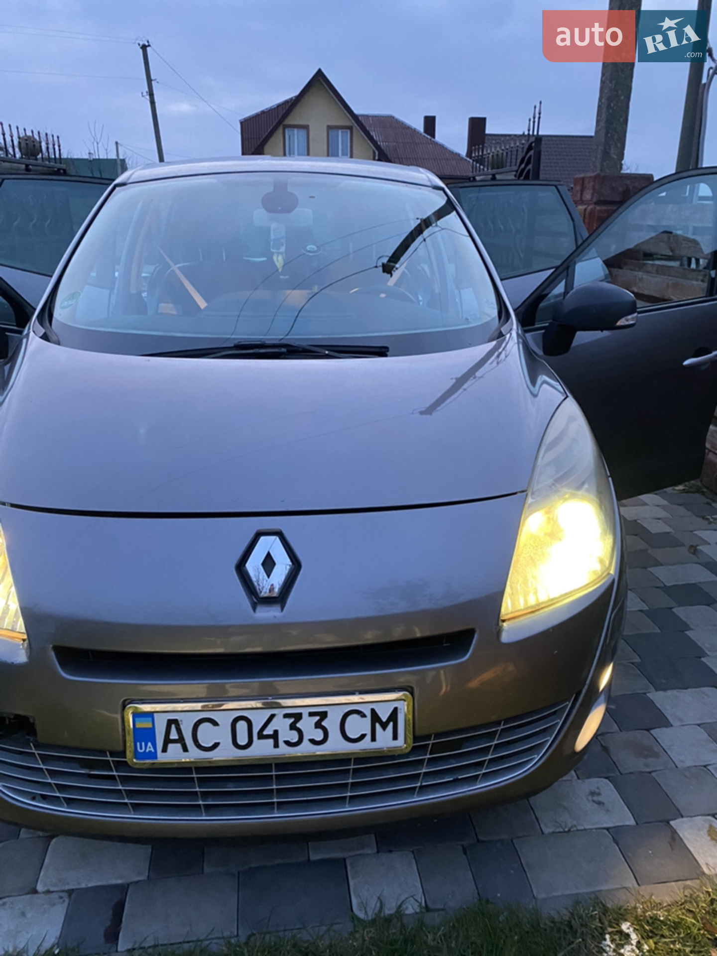 2011 Renault Scenic - мініатюра 2