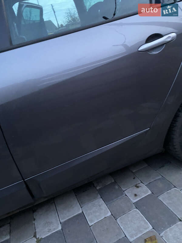 Мінівен Renault Scenic 2011 в Луцьку