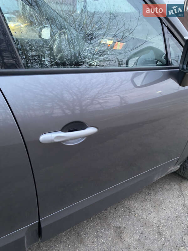 Мінівен Renault Scenic 2011 в Луцьку