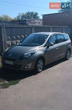 Минивэн Renault Scenic 2009 в 