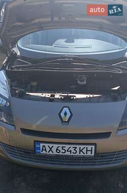 Минивэн Renault Scenic 2009 в 