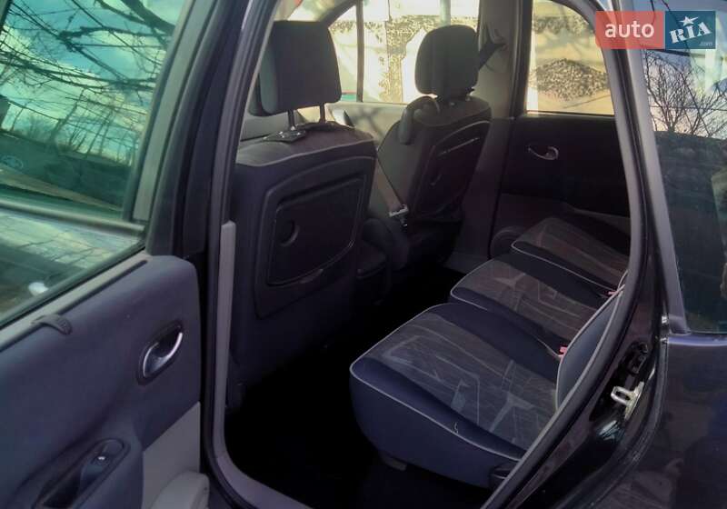 Минивэн Renault Scenic 2003 в Могилев-Подольске