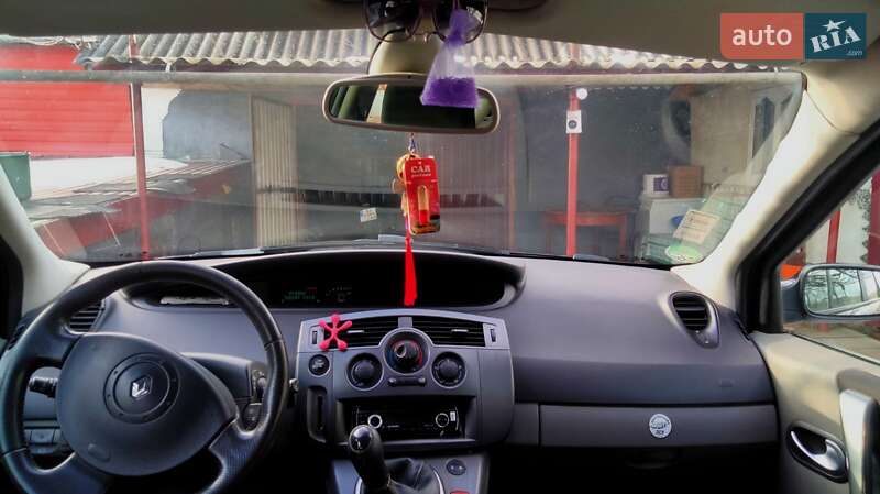 Минивэн Renault Scenic 2003 в Могилев-Подольске