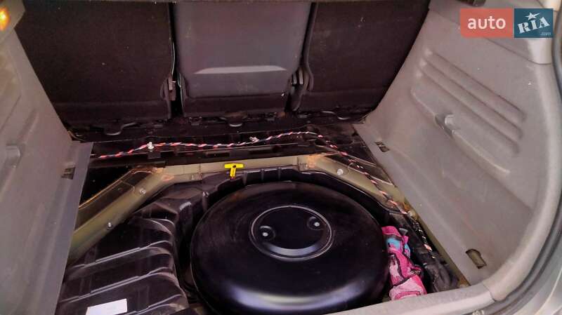 Минивэн Renault Scenic 2003 в Могилев-Подольске