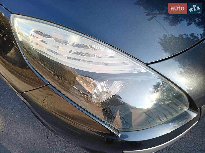 Минивэн Renault Scenic 2010 в Кременчуге