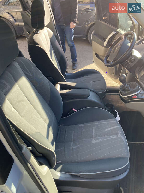 Минивэн Renault Scenic 2003 в Ужгороде