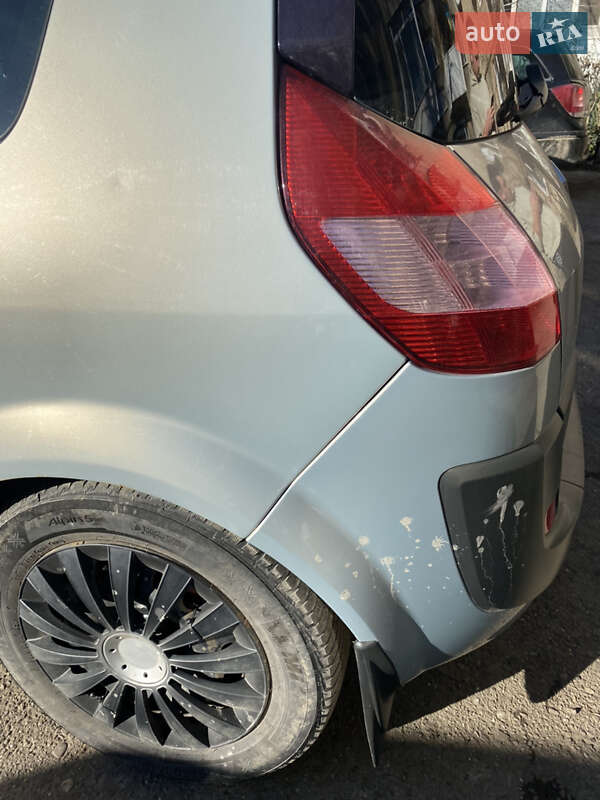 Минивэн Renault Scenic 2003 в Ужгороде