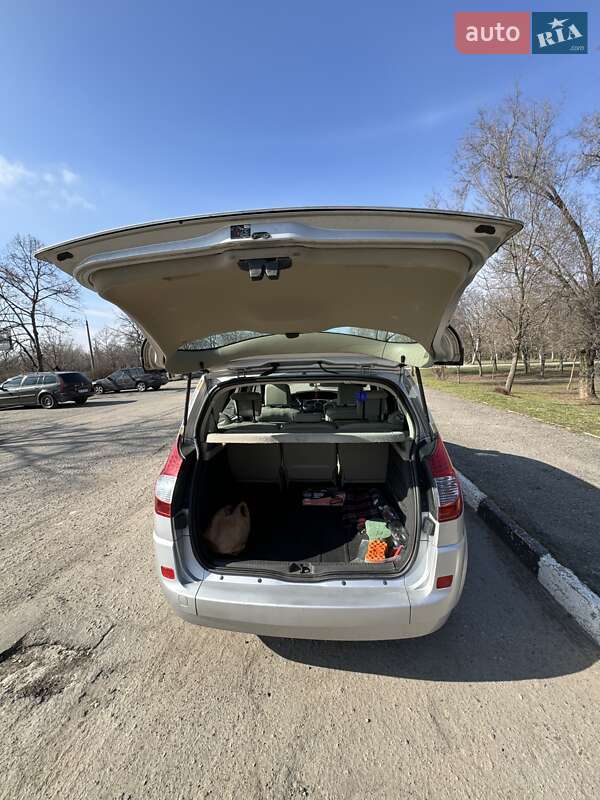 Мінівен Renault Scenic 2006 в Івано-Франківську
