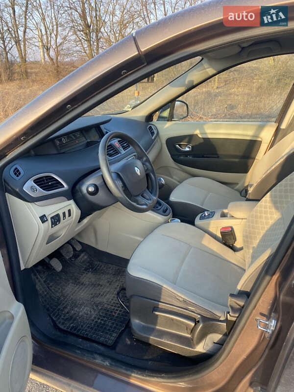 Минивэн Renault Scenic 2009 в Миргороде