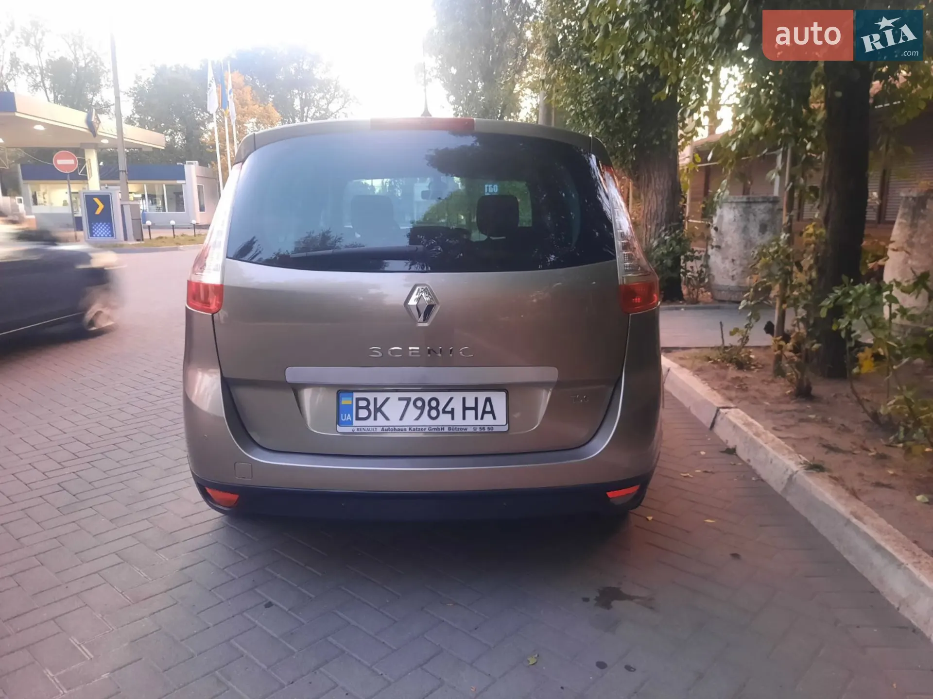 2010 Renault Scenic - мініатюра 2
