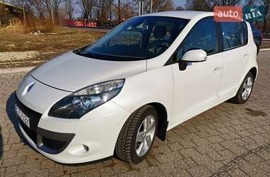Минивэн Renault Scenic 2011 в 