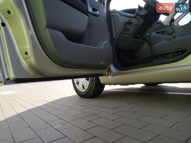 Мінівен Renault Scenic 2006 в Сумах