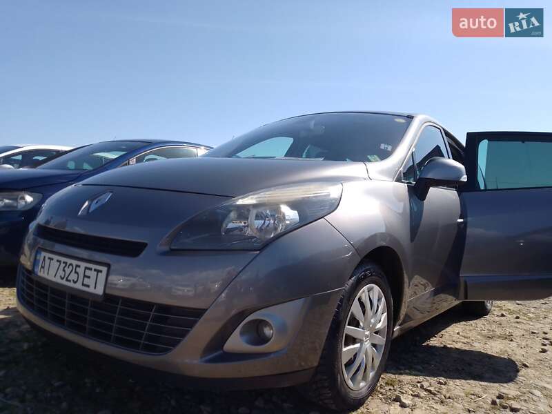 Минивэн Renault Scenic 2010 в Ивано-Франковске