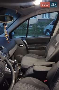 Мінівен Renault Scenic 2005 в Золочеві