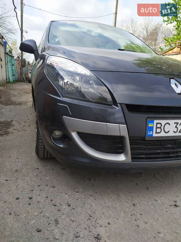 Минивэн Renault Scenic 2011 в Львове