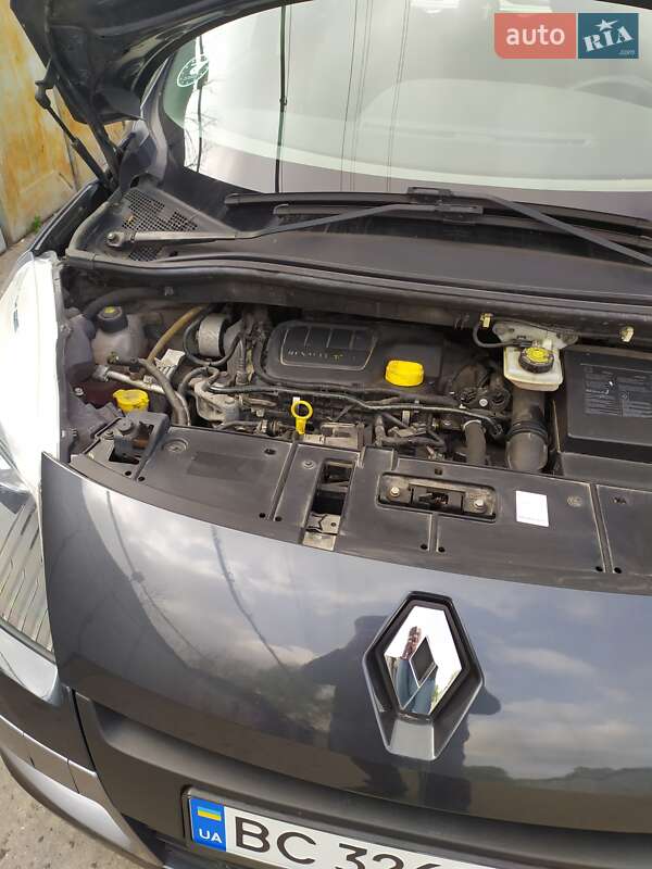 Минивэн Renault Scenic 2011 в Львове