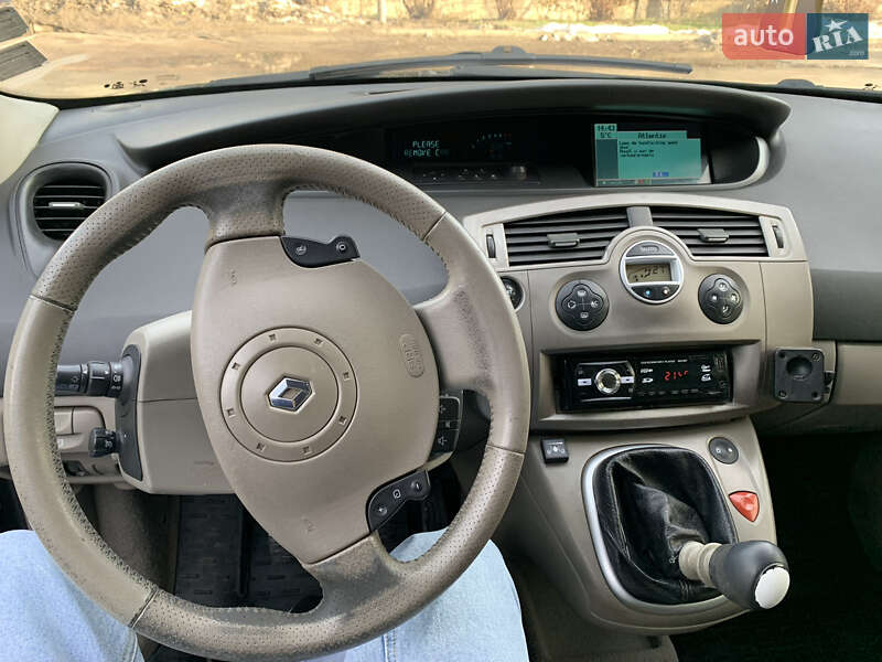 Минивэн Renault Scenic 2004 в Волочиске