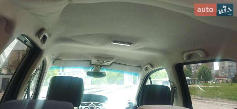 Минивэн Renault Scenic 2004 в Кропивницком