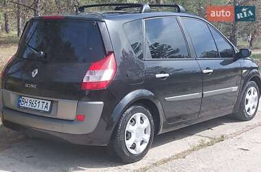 Минивэн Renault Scenic 2004 в 
