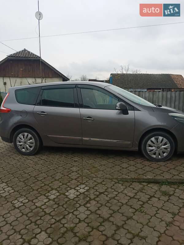 Минивэн Renault Scenic 2012 в Стрые