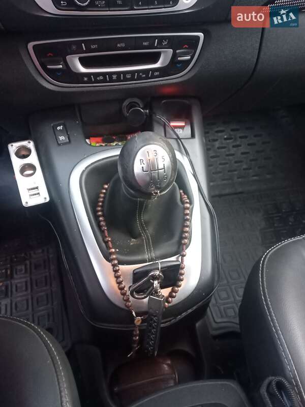 Минивэн Renault Scenic 2012 в Стрые
