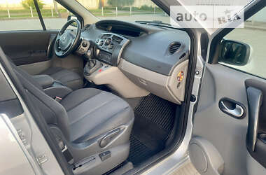 Минивэн Renault Scenic 2006 в Владимир-Волынском