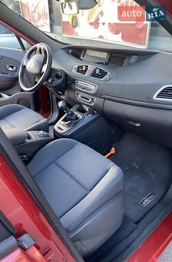 Минивэн Renault Scenic 2009 в 