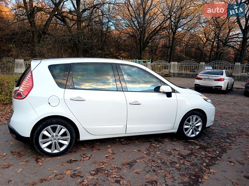 Минивэн Renault Scenic 2010 в Полтаве