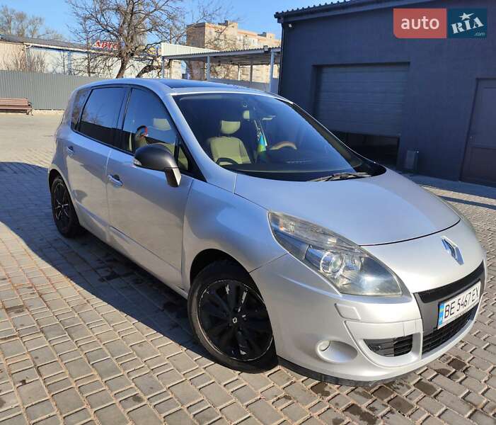Минивэн Renault Scenic 2011 в Первомайске