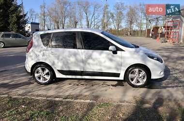 Минивэн Renault Scenic 2010 в 