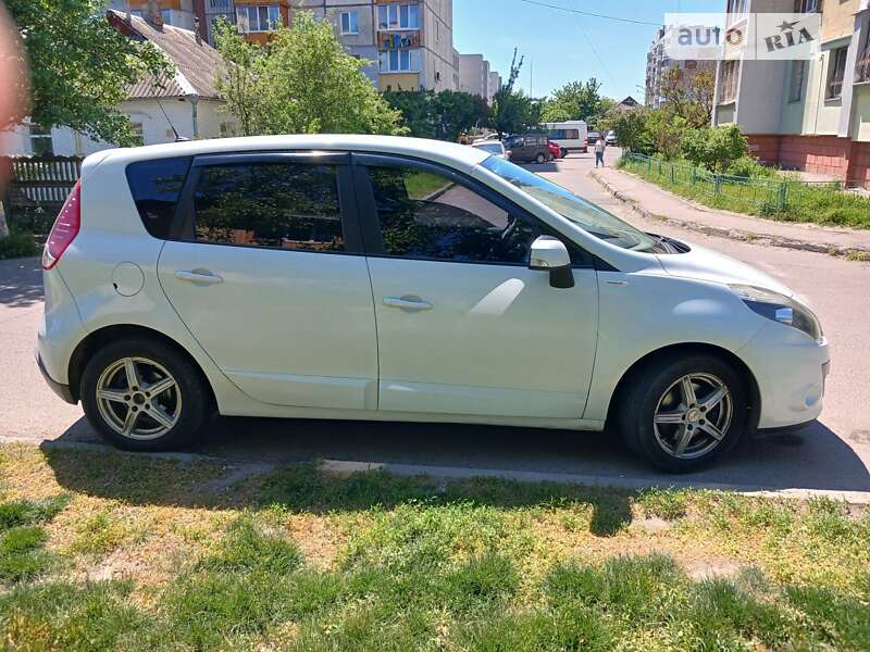 Мінівен Renault Scenic 2011 в Білій Церкві