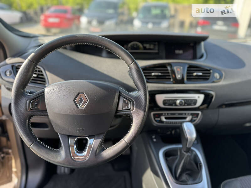 Минивэн Renault Scenic 2013 в Дубно