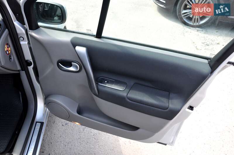 Минивэн Renault Scenic 2006 в Львове