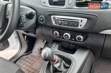 Мінівен Renault Scenic 2015 в 