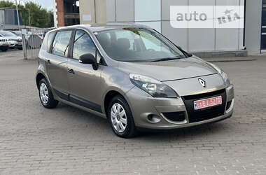 Минивэн Renault Scenic 2011 в Ровно