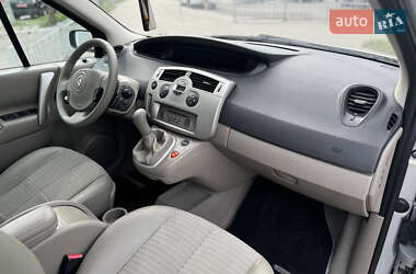 Минивэн Renault Scenic 2005 в 