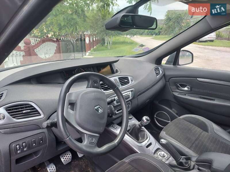 Минивэн Renault Scenic 2013 в Дубно
