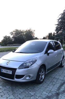 Минивэн Renault Scenic 2011 в Дубно