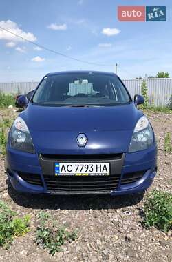 Минивэн Renault Scenic 2011 в 