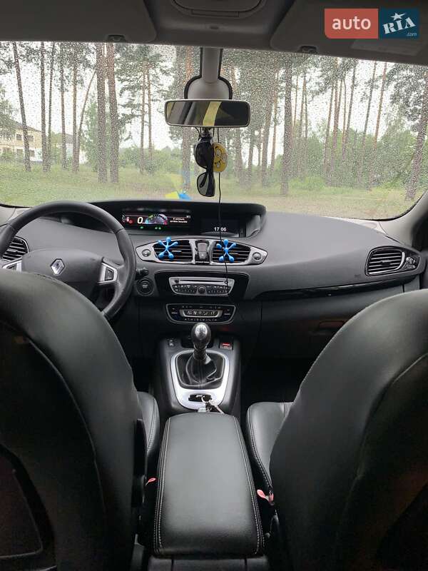 Минивэн Renault Scenic 2011 в Олевске