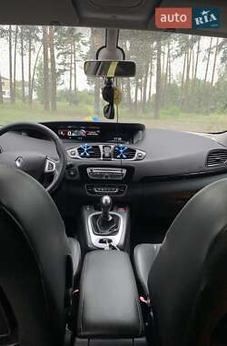 Минивэн Renault Scenic 2011 в 